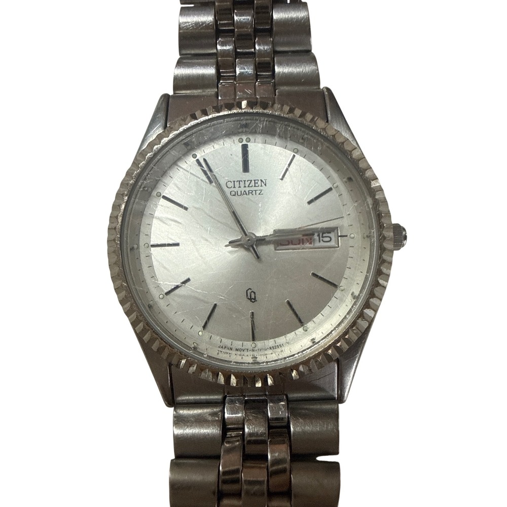 Citizen Quartz Silver Day Date Fluted Bezel Vintage Watch 1100-R12527 RC Mens - Picture 4 of 4